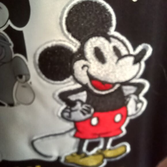 DISNEY 90 Years of Imagination Men's Mickey Mouse Graphic T Shirt XL Embroidered - Picture 6 of 6